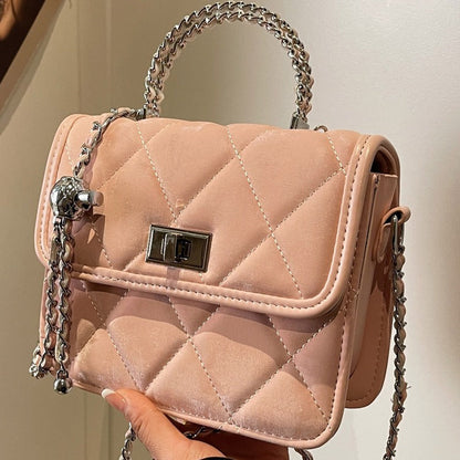 Sac  avec chaîne décorative