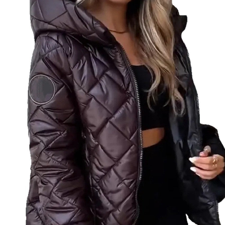 Veste Courte à Capuche – Légère & Élégante