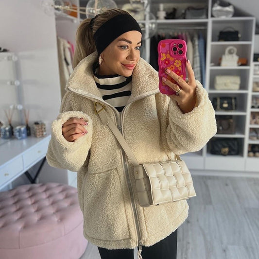 Manteau Femme en Laine d’Agneau à Col Roulé Élégant et Chaud