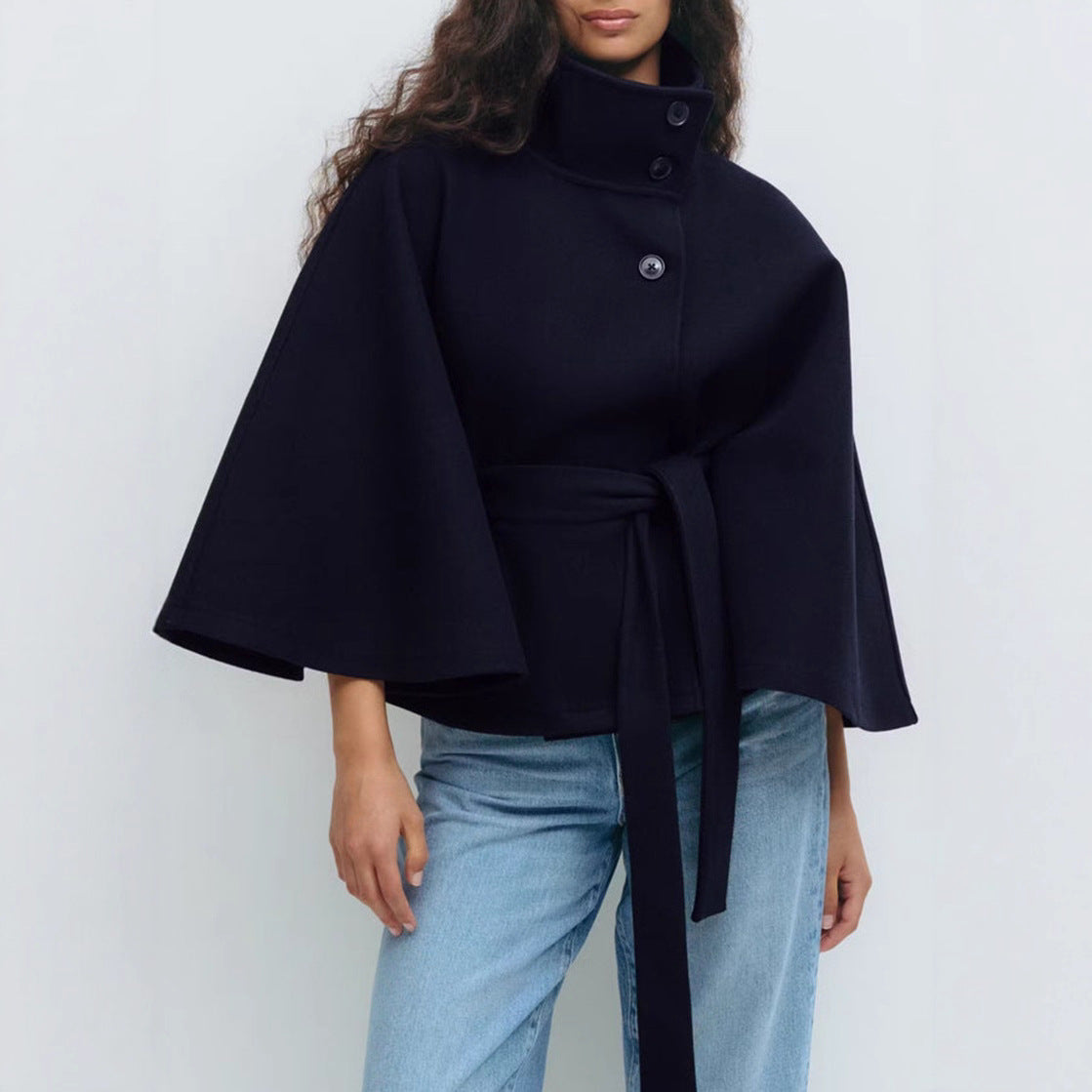 Manteau Long Ceinturé Femme – Col Montant