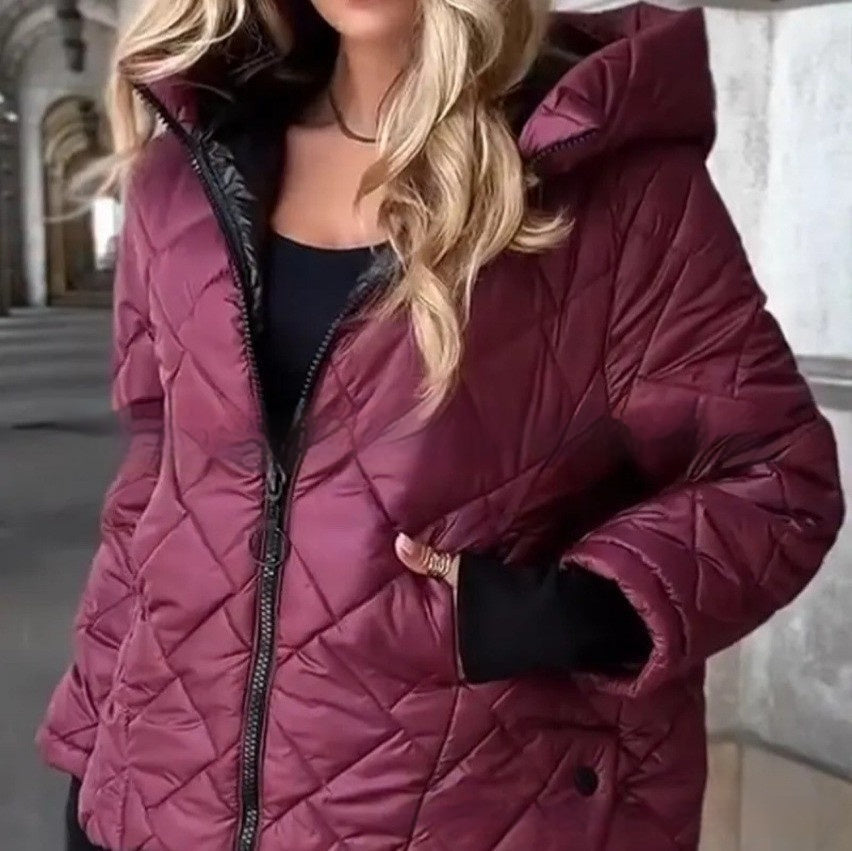 Veste Courte à Capuche – Légère & Élégante