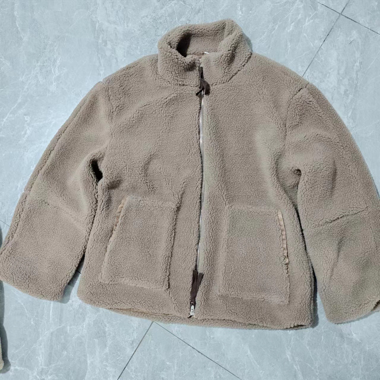 Manteau Femme en Laine d’Agneau à Col Roulé Élégant et Chaud